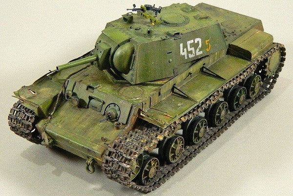 The Soviet KV-8S Heavy Tank: detailed images of the Trumpeter kit