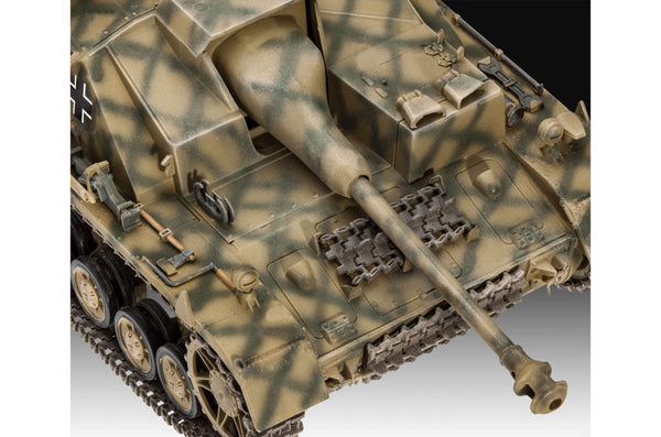 1/35 scale model Revell German Sd.Kfz.167 StuG IV