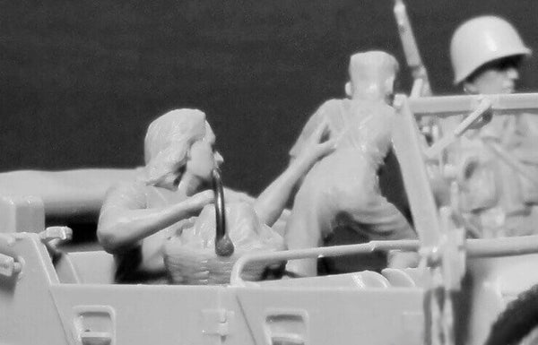 1/35 scale model MasterBox Hitching a Ride, US Paratrooper and Civilians