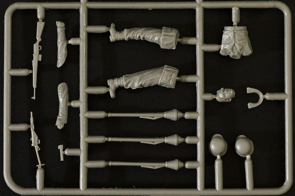 1/35 scale model MasterBox Volkssturm, Ammunition to the Frontline