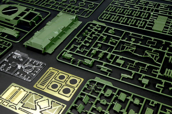 1/35 scale model Meng French AUF1 155mm Self-Propelled Howitzer
