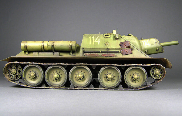 1/35 scale model Miniart SU-122 (Mid Production) Full Interior