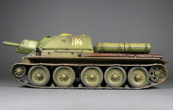 1/35 scale model Miniart SU-122 (Mid Production) Full Interior