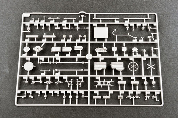 1/35 scale Trumpeter Russian 9P113 TEL with 9M21 Rocket of 9K52 Luna-M Short-range artillery
