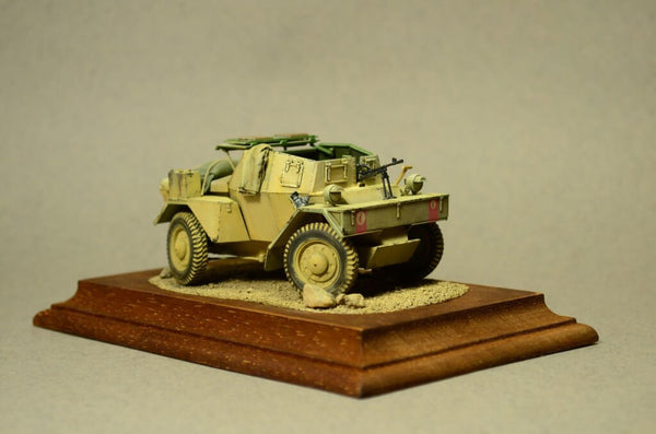 1/35 scale model Miniart Dingo Mk.lb British Armoured Car w/Crew