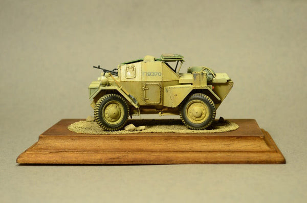 1/35 scale model Miniart Dingo Mk.lb British Armoured Car w/Crew