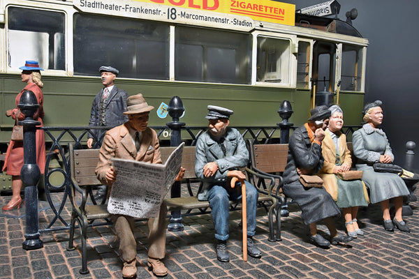 1/35 scale diorama Miniart European Tram Car with Crew and Passengers