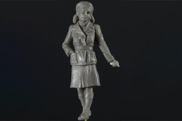 1/35 scale model MasterBox Volkssturm, Ammunition to the Frontline