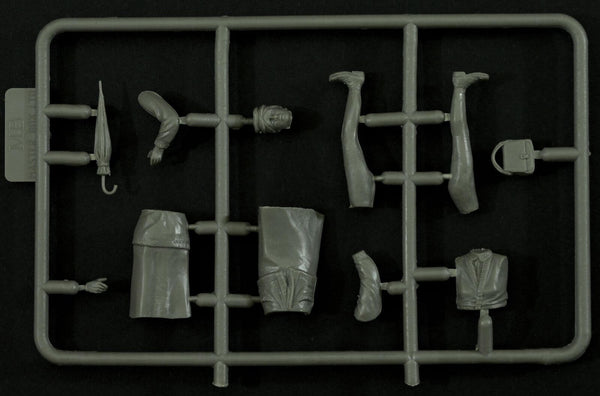 1/35 scale model MasterBox Frau Müller, Woman & Women's Bicycle, Europe WWII Era