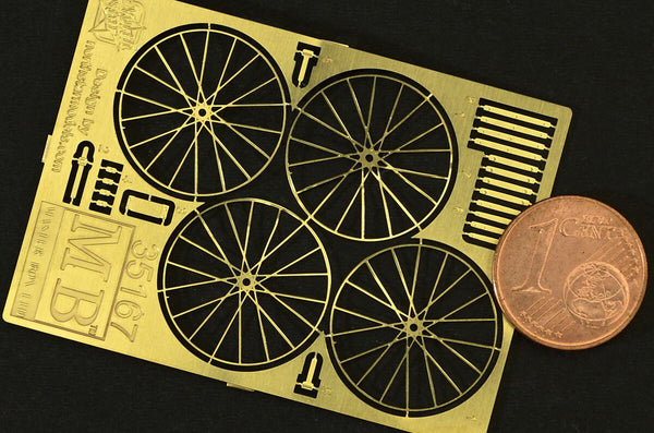 1/35 scale model MasterBox Volkssturm, Ammunition to the Frontline