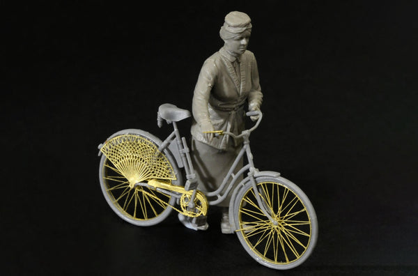 1/35 scale model MasterBox Frau Müller, Woman & Women's Bicycle, Europe WWII Era