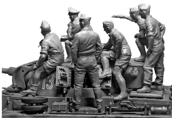 1/35 scale model MasterBox Rommel and German Tank Crew DAK WWII era Plastic Figure Kit 3561