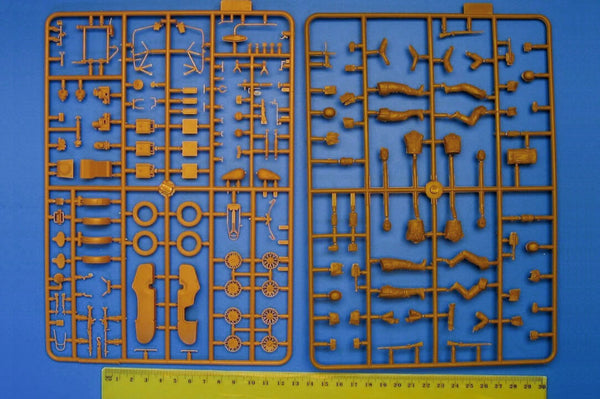 1/35 scale model MasterBox German Motorcyclists 1940-1943 "Letting off steam..."