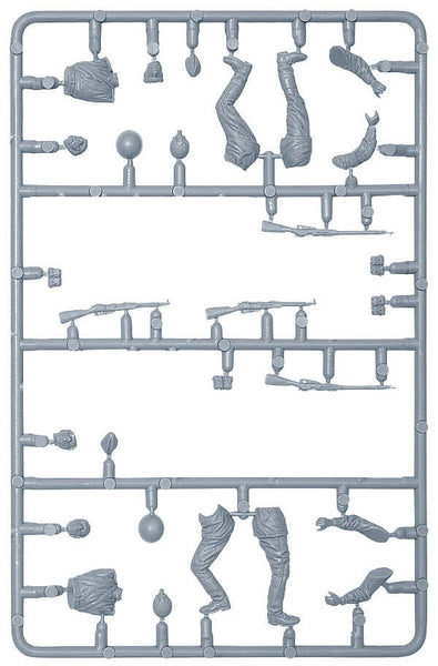 1/35 scale model Miniart Soviet Artillery Crew on Maneuvere