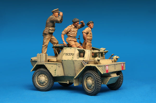 1/35 scale model Miniart Dingo Mk.lb British Armoured Car w/Crew