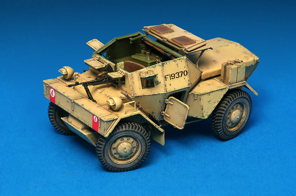 1/35 scale model Miniart Dingo Mk.lb British Armoured Car w/Crew