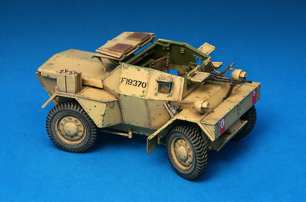 1/35 scale model Miniart Dingo Mk.lb British Armoured Car w/Crew