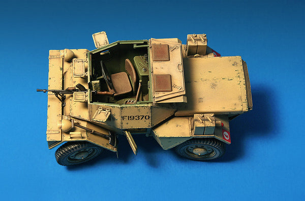 1/35 scale model Miniart Dingo Mk.lb British Armoured Car w/Crew
