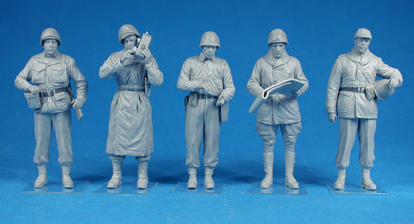 1/35 scale model Miniart US Officers