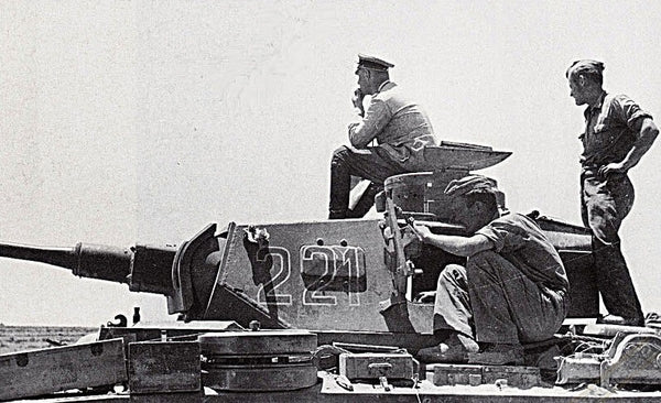 1/35 scale model MasterBox Rommel and German Tank Crew DAK WWII era Plastic Figure Kit 3561