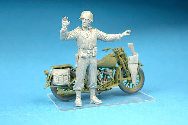 1/35 scale model Miniart US Military Police with Motorcycles