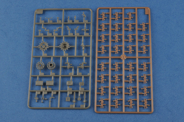 1/35 scale model HobbyBoss IDF Achzarit APC Early