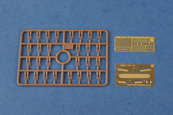 HobbyBoss 1/35 Soviet T-37 Amphibious Tank