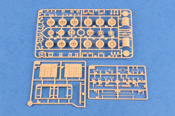 1/35 scale model HobbyBoss French GCT 155mm AU-F1 SPH