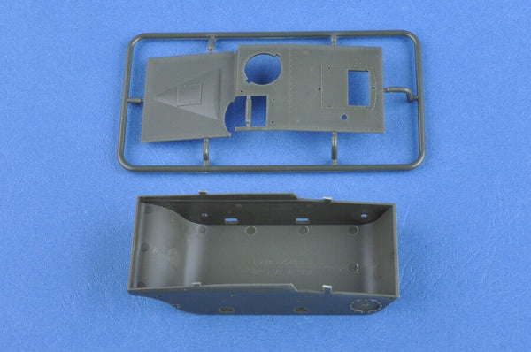 HobbyBoss 1/35 Soviet T-37 Amphibious Light Tank Early