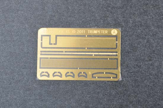 1/35 scale model Trumpeter Soviet KV-8S Heavy Tank Plastic kit 01572