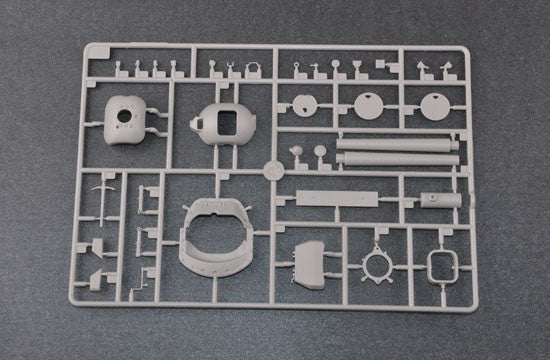 1/35 scale model Trumpeter Soviet Project / Object 704 SPH Howitzer Plastic kit 05575