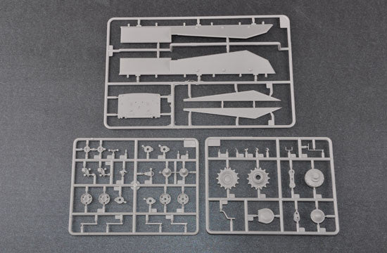 1/35 scale model Trumpeter Soviet Project / Object 704 SPH Howitzer Plastic kit 05575