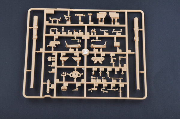 1/35 scale model Trumpeter Soviet 122 mm Howitzer D-30  Late version Plastic kit 02329