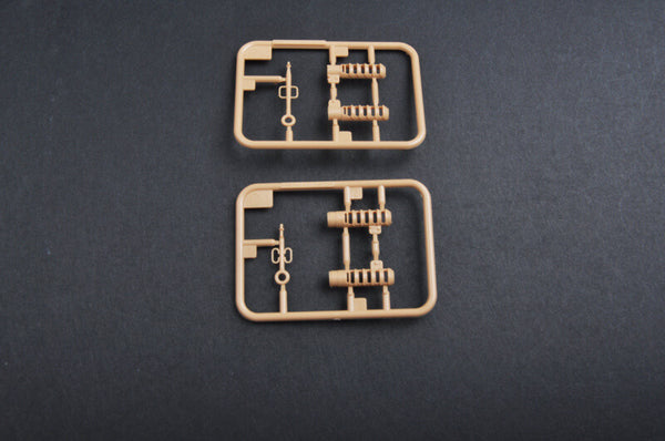 1/35 scale model Trumpeter Soviet 122 mm Howitzer D-30 Plastic kit 02328