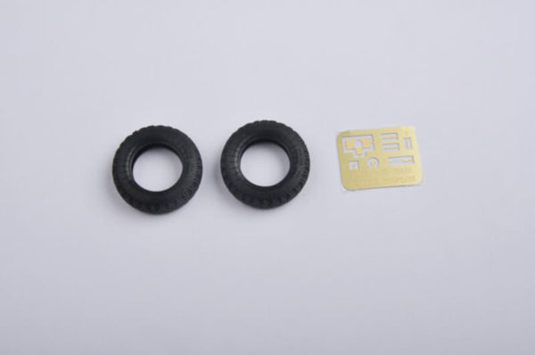 1/35 scale model Trumpeter Soviet 122 mm Howitzer D-30 Plastic kit 02328