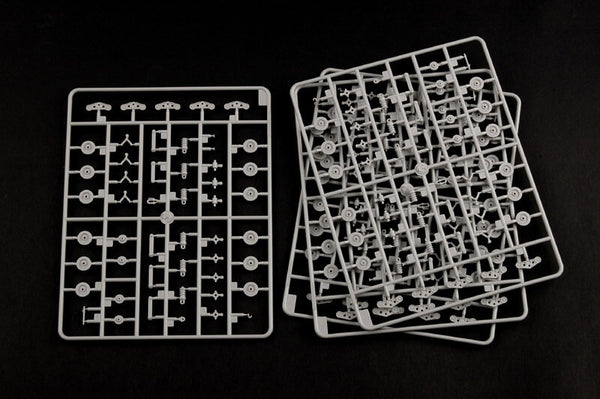 1/35 scale model Trumpeter German Neubaufahrzeug Rheinmetall Tank Plastic kit 05528