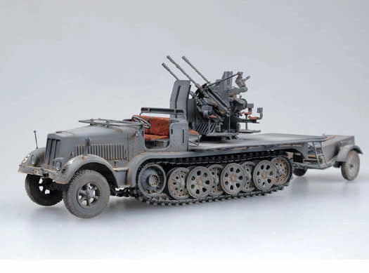 1/35 scale model Trumpeter Sd. Kfz. 7/1 Half-track with 20 mm Flakvierling 38 Early version Plastic kit 01523