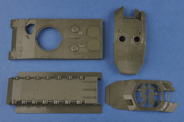 1/35 scale model HobbyBoss Leopard 2A4M CAN