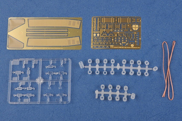 1/35 scale model HobbyBoss Leopard 2A4M CAN