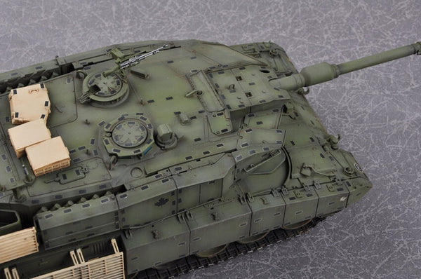 1/35 scale model HobbyBoss Leopard 2A4M CAN
