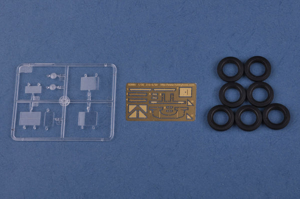 1/35 scale model HobbyBoss Russian ZIS-5 Truck