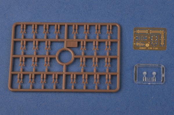 1/35 scale HobbyBoss Soviet T-20 Armoured Tractor Komsomolets 1940