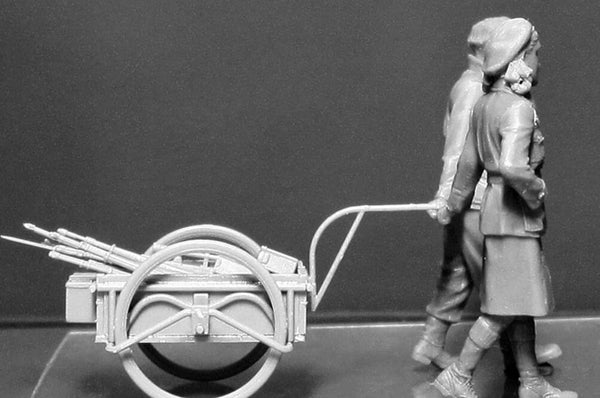 1/35 scale model MasterBox Volkssturm, Ammunition to the Frontline