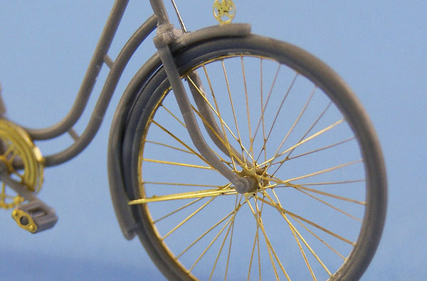 1/35 scale model MasterBox Frau Müller, Woman & Women's Bicycle, Europe WWII Era