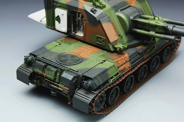 1/35 scale model Meng French AUF1 155mm Self-Propelled Howitzer