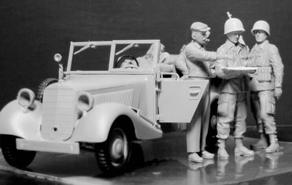 1/35 scale model MasterBox Hitching a Ride, US Paratrooper and Civilians