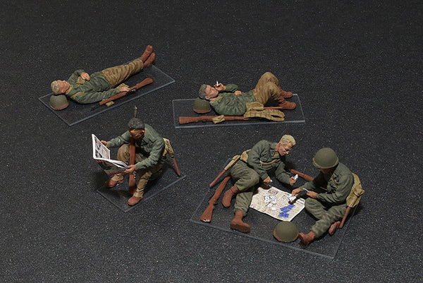 1/35 scale model Miniart U.S. Soldiers At Rest