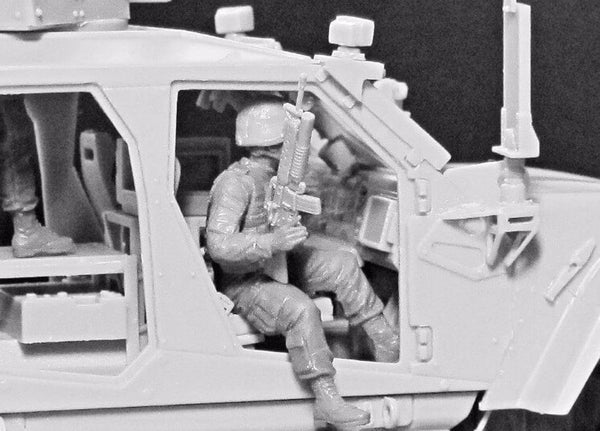 1/35 scale model MasterBox Man Down! US Modern Army, Middle East, Present day