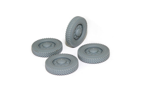 1/35 scale model Miniart Dingo Mk.lb British Armoured Car w/Crew