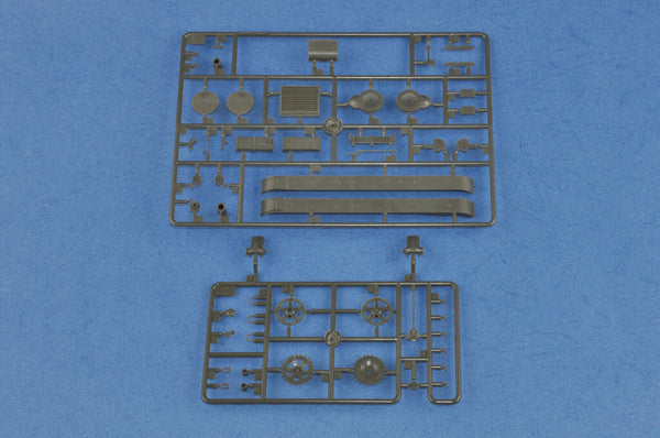 Hobby Boss Soviet OT-130 Flame Thrower Tank 